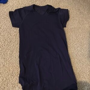 purple lululemon workout top